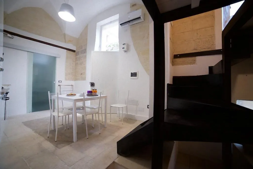 Suite Del Teatro Romano Lecce Apartment