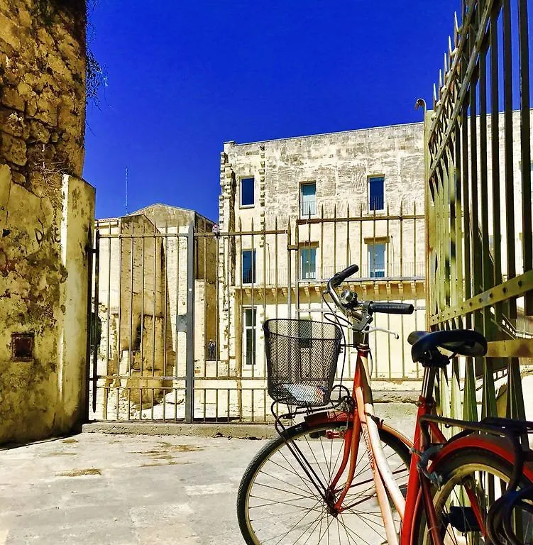 Suite Del Teatro Romano 레체 0*,